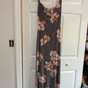 Windsors NWT Floral Maxi Dress with Side Slits. M